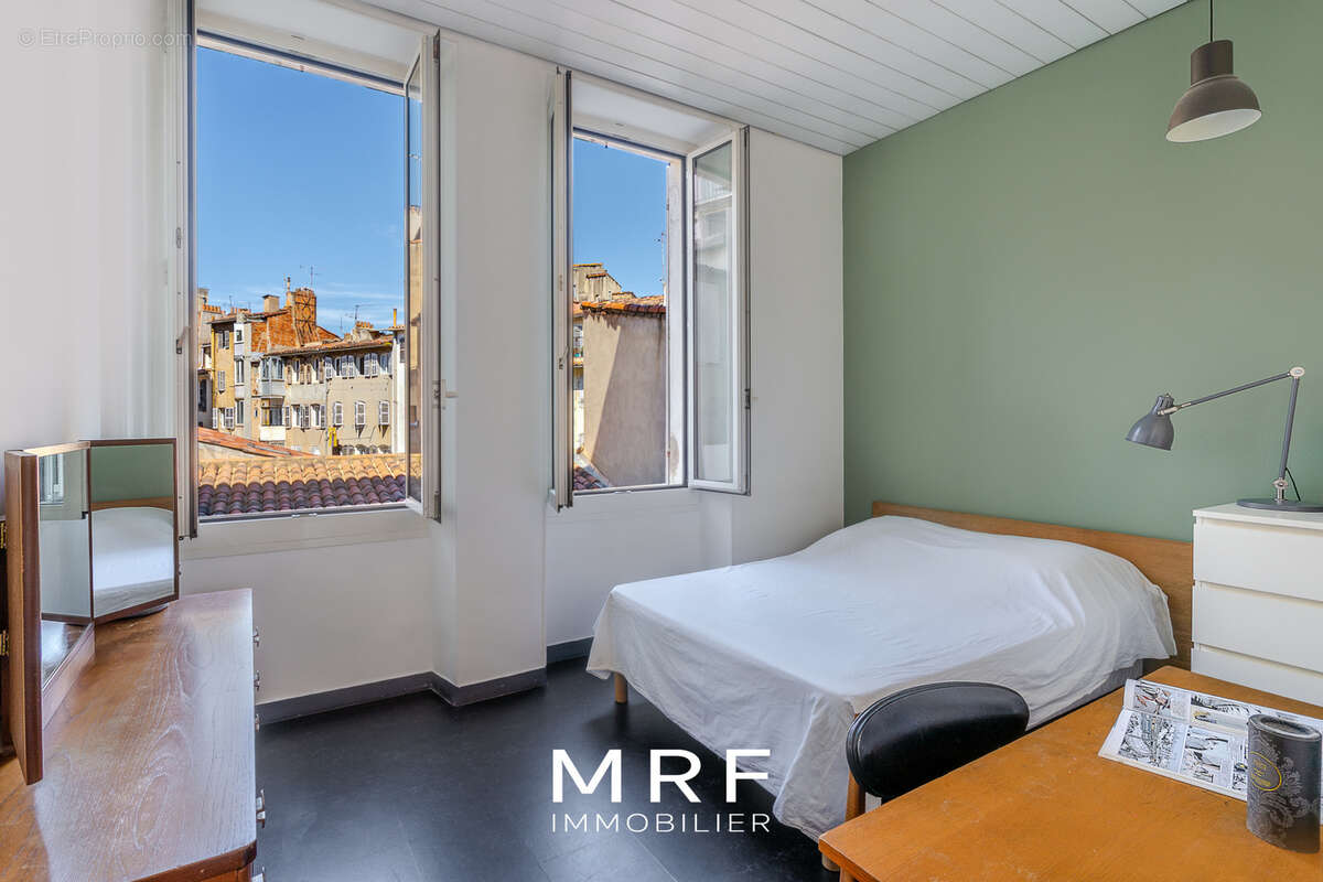 Appartement à MARSEILLE-1E