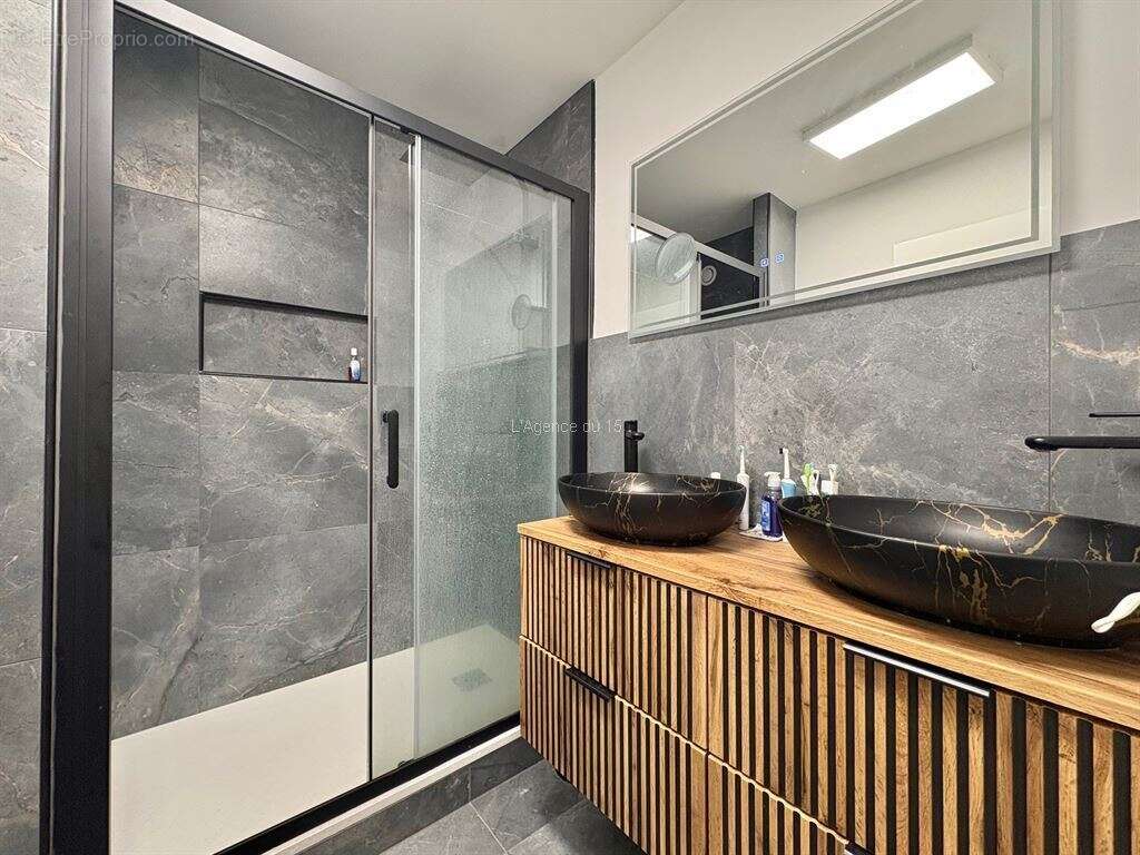 Appartement à ISSY-LES-MOULINEAUX