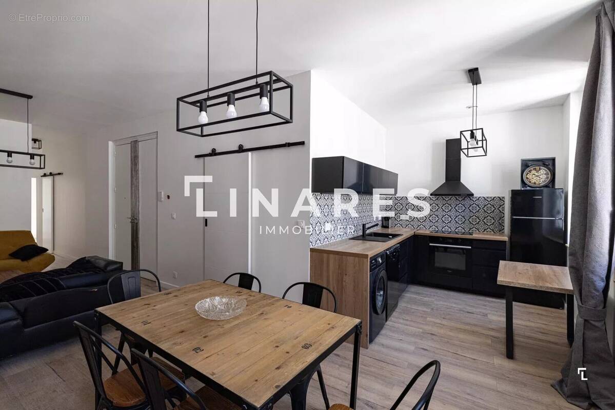 Appartement à MARSEILLE-1E