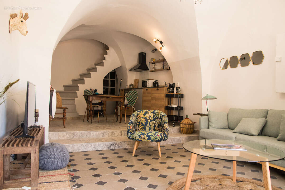 Maison à VAUGINES