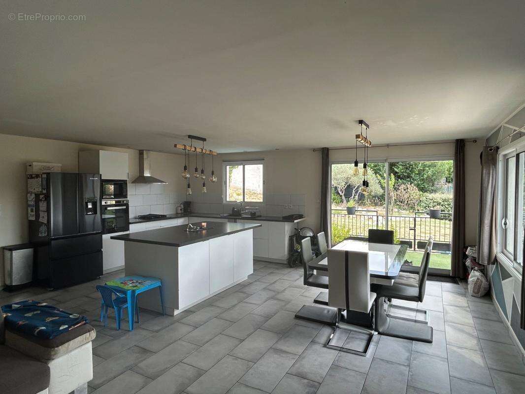 RIANS (83560) – Belle maison de plain-pied 120 m² avec T1 indépendant sur 4 000 m² de terrain piscinable - photo 11