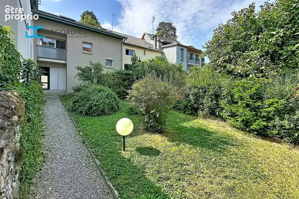 Evian hypercentre maison en copro avec 2 garages - photo 18