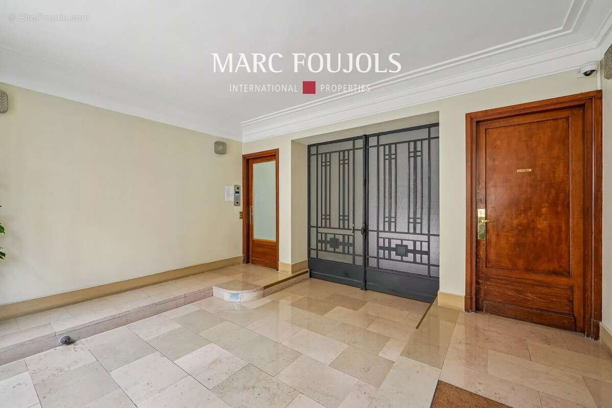 Appartement à PARIS-8E