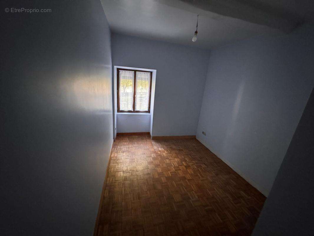 Maison à SAINT-ROMAIN-DE-JALIONAS