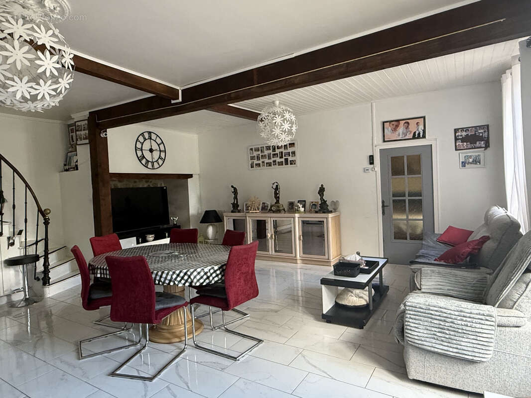 Maison à MAUSSAC
