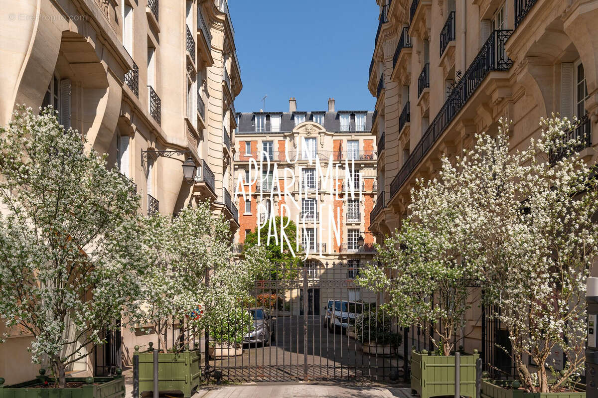 Appartement à NEUILLY-SUR-SEINE