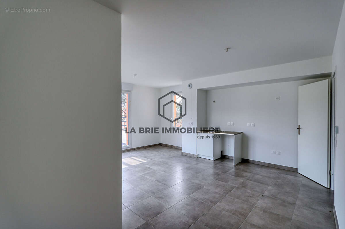 Appartement à EMERAINVILLE