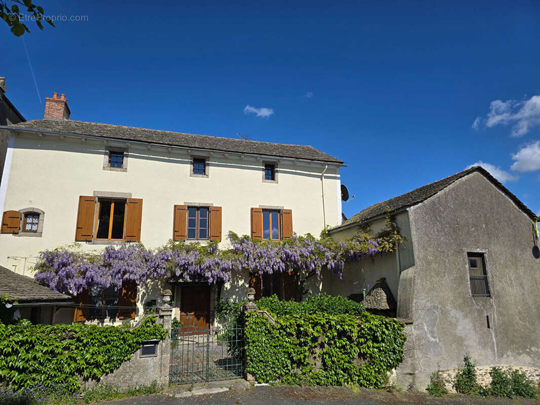 Maison de maître avec garage et dépendance - Arvieu - photo 18