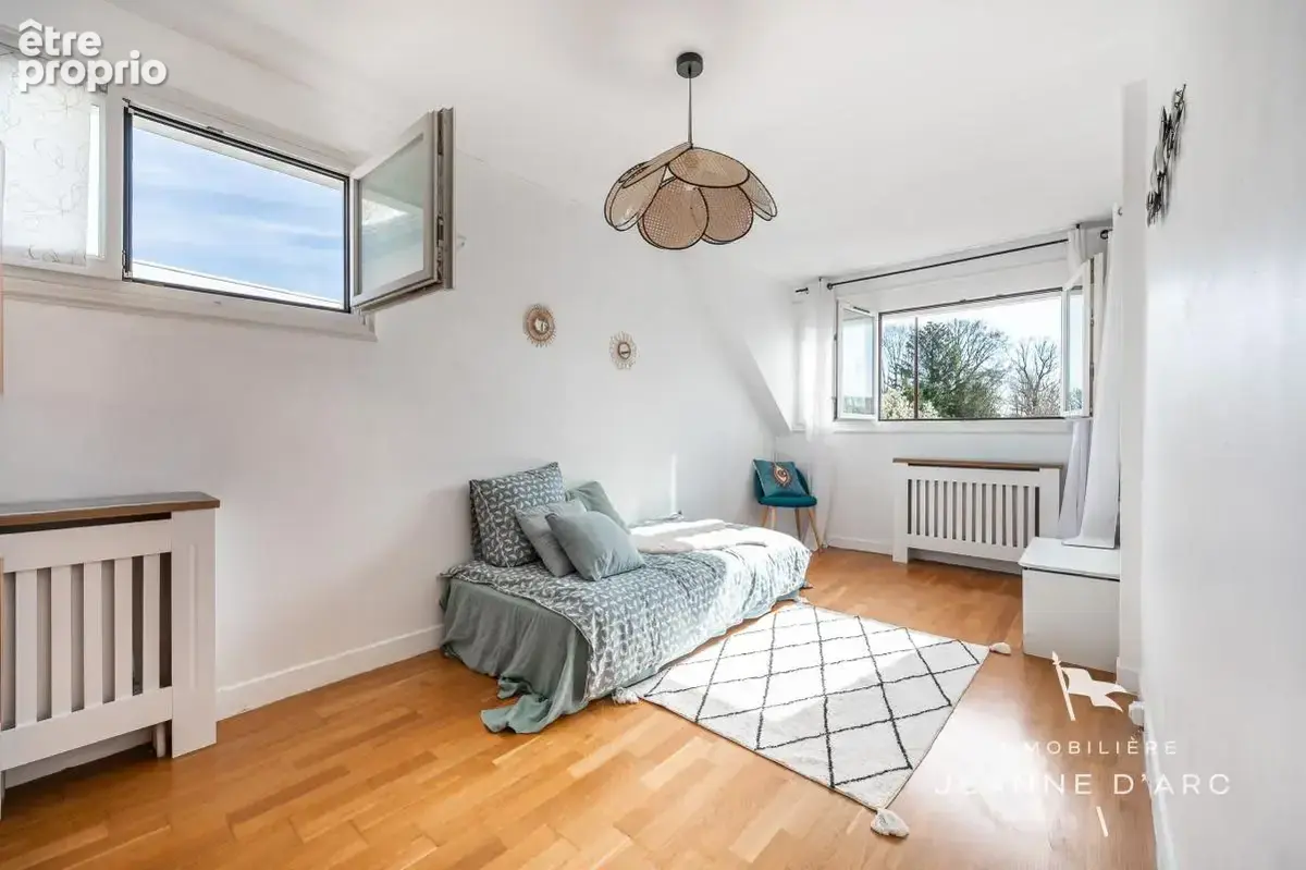 Les Loges-en-Josas – Maison familiale de 190 m², 5 chambres et jardin - photo 14