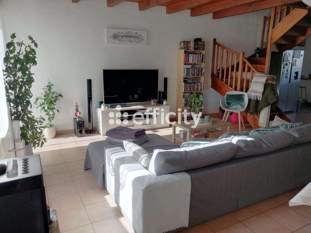 Appartement à SAINT-DENIS-DU-PIN