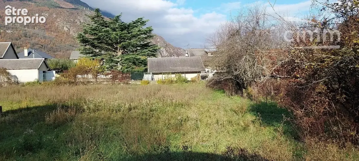 Terrain à SAINTE-MARIE-DE-CUINES