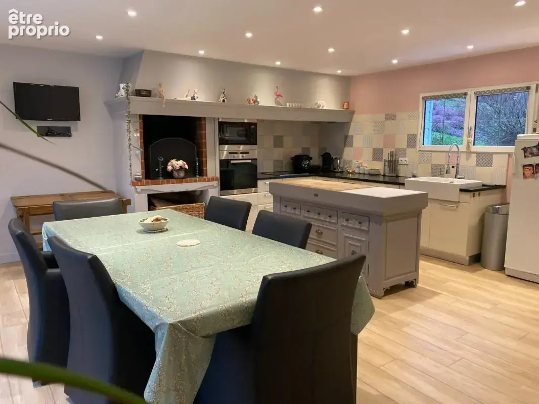 Propriété d’Exception à Lisieux – Maison de 255 m² sur 3 Hectares avec dépendances - photo 5