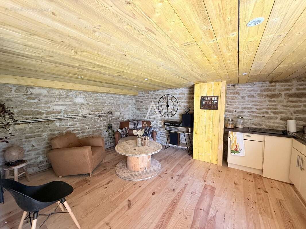 Maison à SAINT-THURIEN