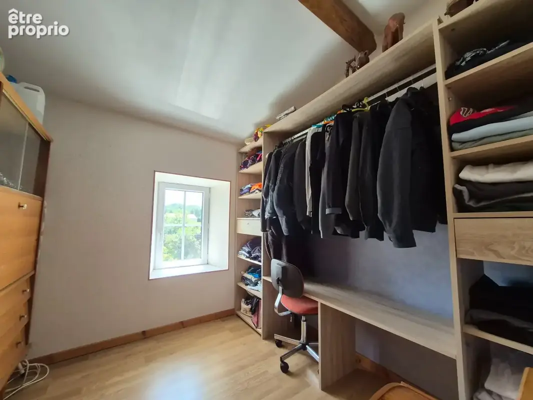 Maison avec nombreuses dépendances, studio et terrain constructible de plus de 3 000 m² - photo 9