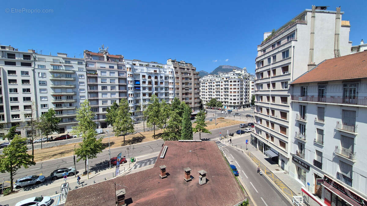 Appartement Grenoble 3 pièce(s) 65.46 m2 - photo 13