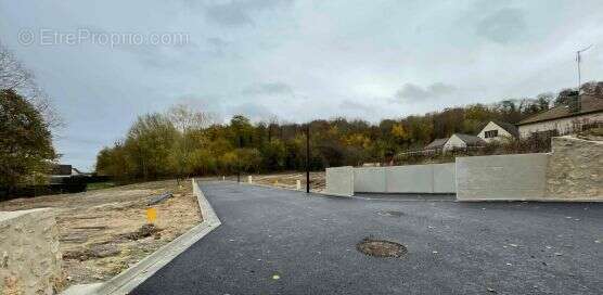 Terrain à SAINTINES