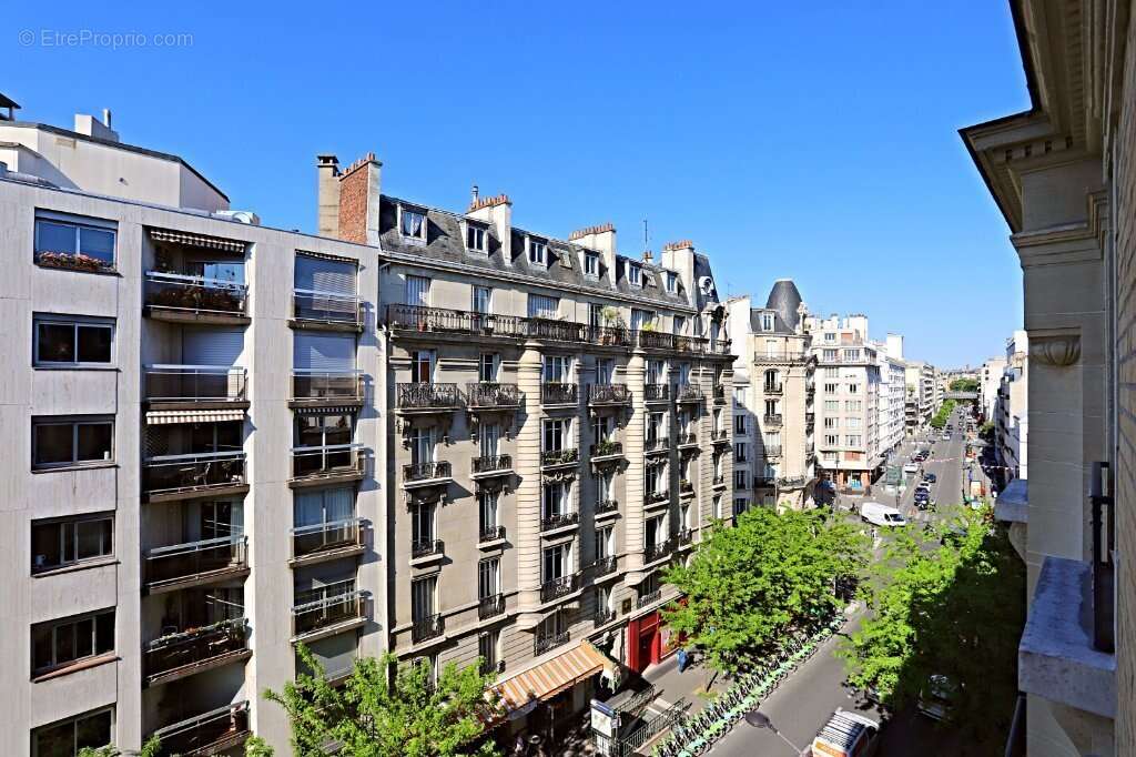 Appartement à PARIS-15E