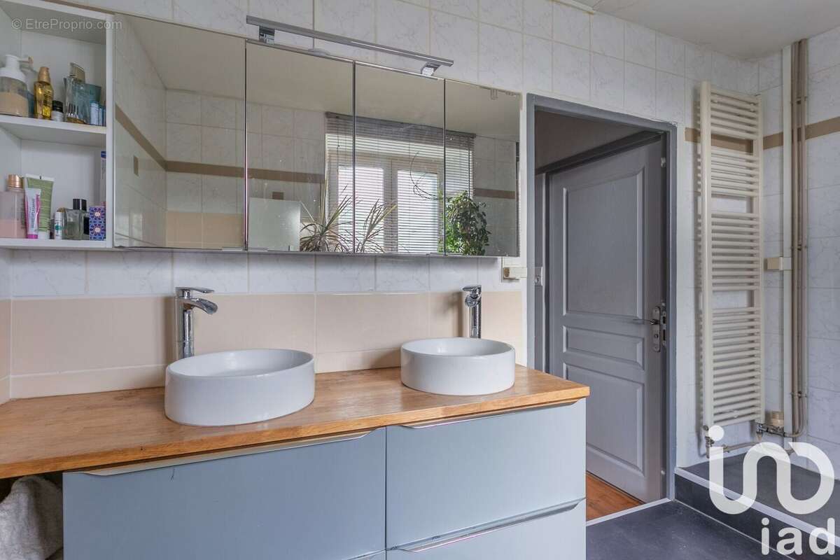 Photo 6 - Maison à CHAMPAGNE-MOUTON