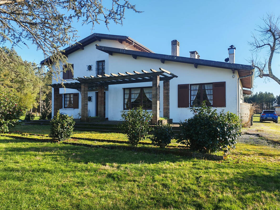 Maison à LE TEMPLE