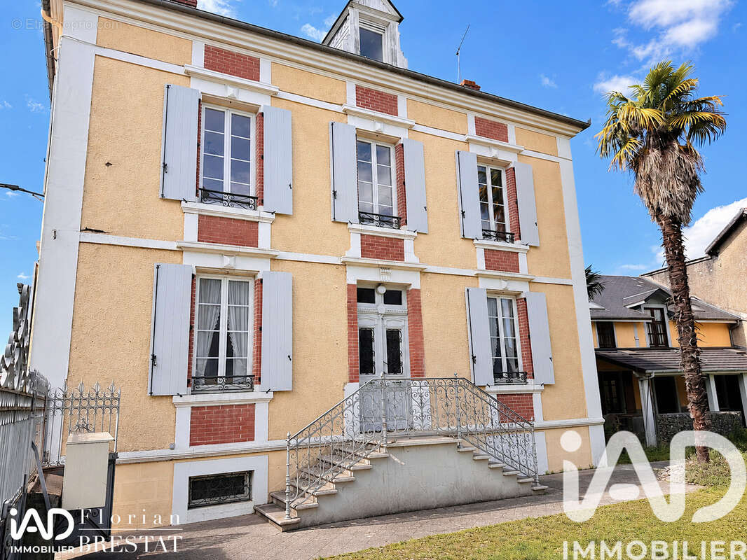 Maison 223 m² à Semeac  - photo 2