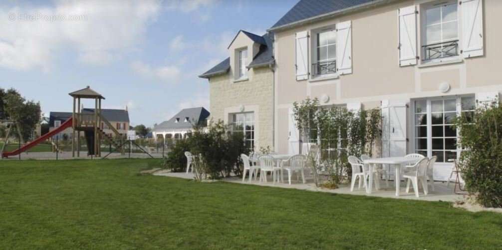 Appartement à PORT-EN-BESSIN-HUPPAIN