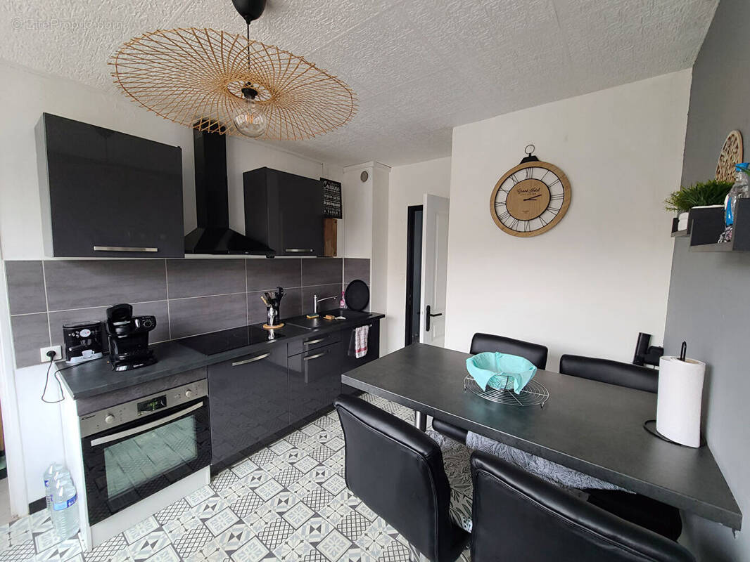 Appartement à FONTENAY-LE-FLEURY