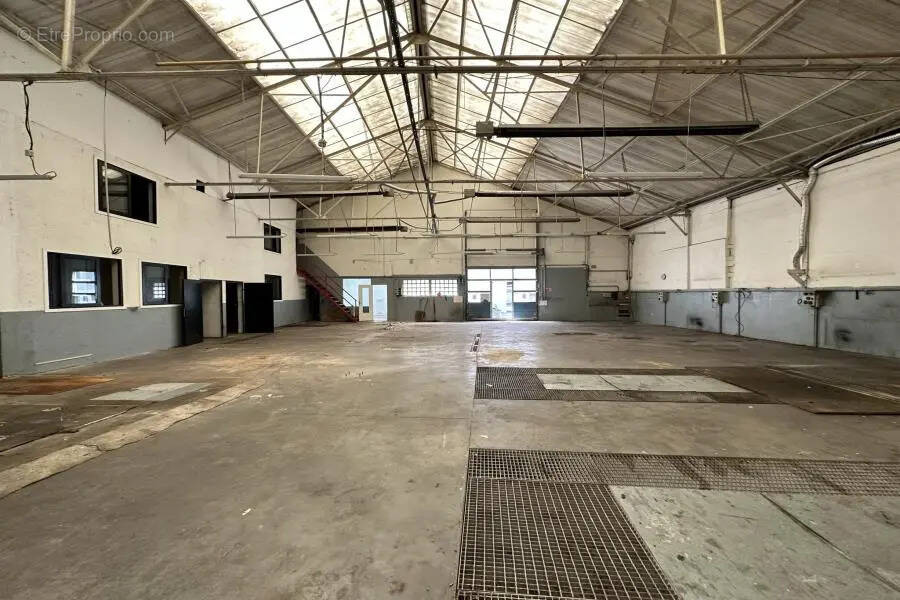 Commerce à ASNIERES-SUR-SEINE