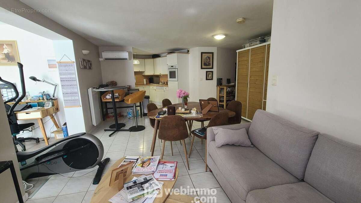 Séjour avec cuisine ouverte - Appartement à TALMONT-SAINT-HILAIRE