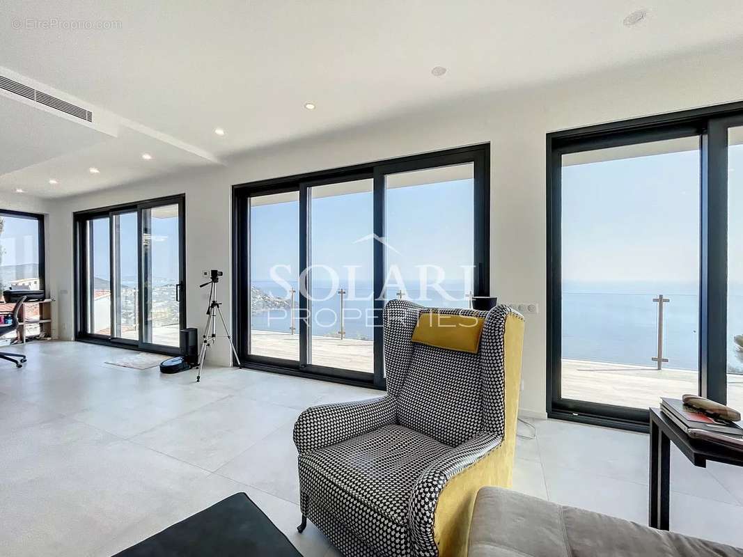 Maison à THEOULE-SUR-MER