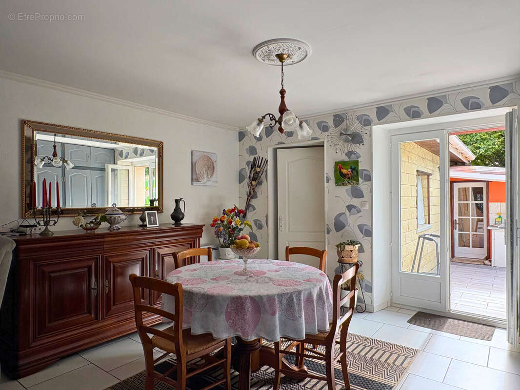 Maison à JAVREZAC