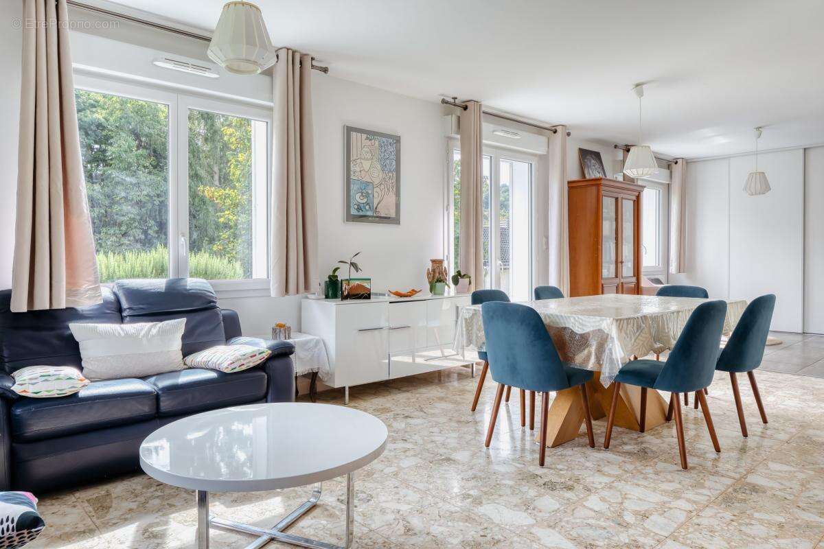 Maison à SAINT-LEGER-DU-BOURG-DENIS