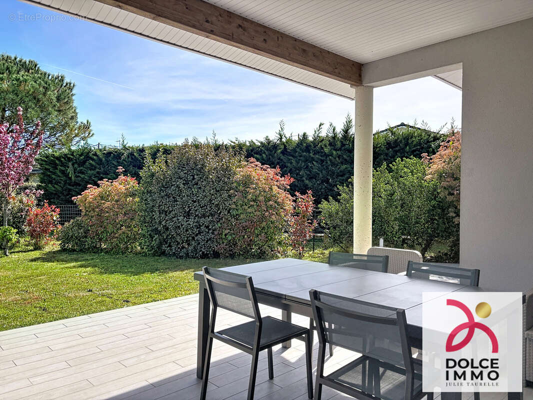 Maison à BLANQUEFORT