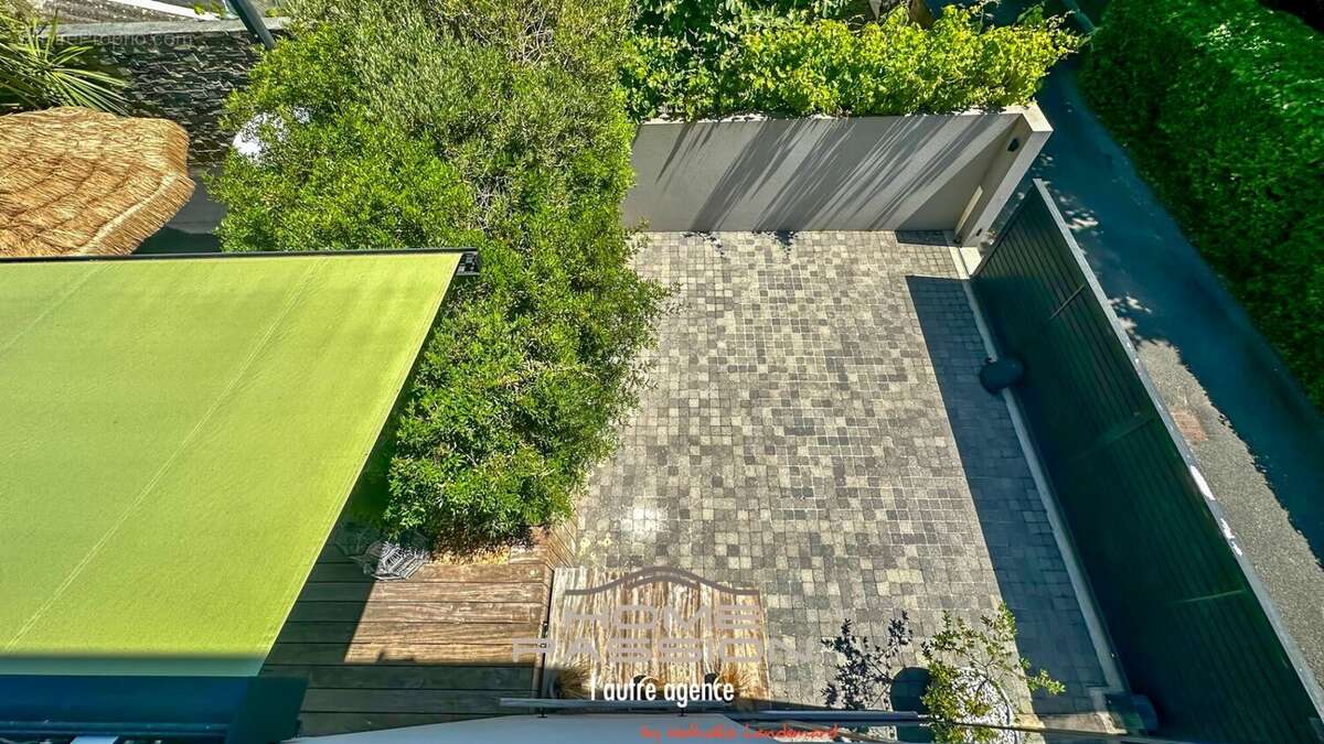 Maison à VAUX-SUR-MER