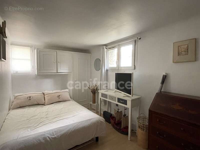 Maison à LES CLAYES-SOUS-BOIS