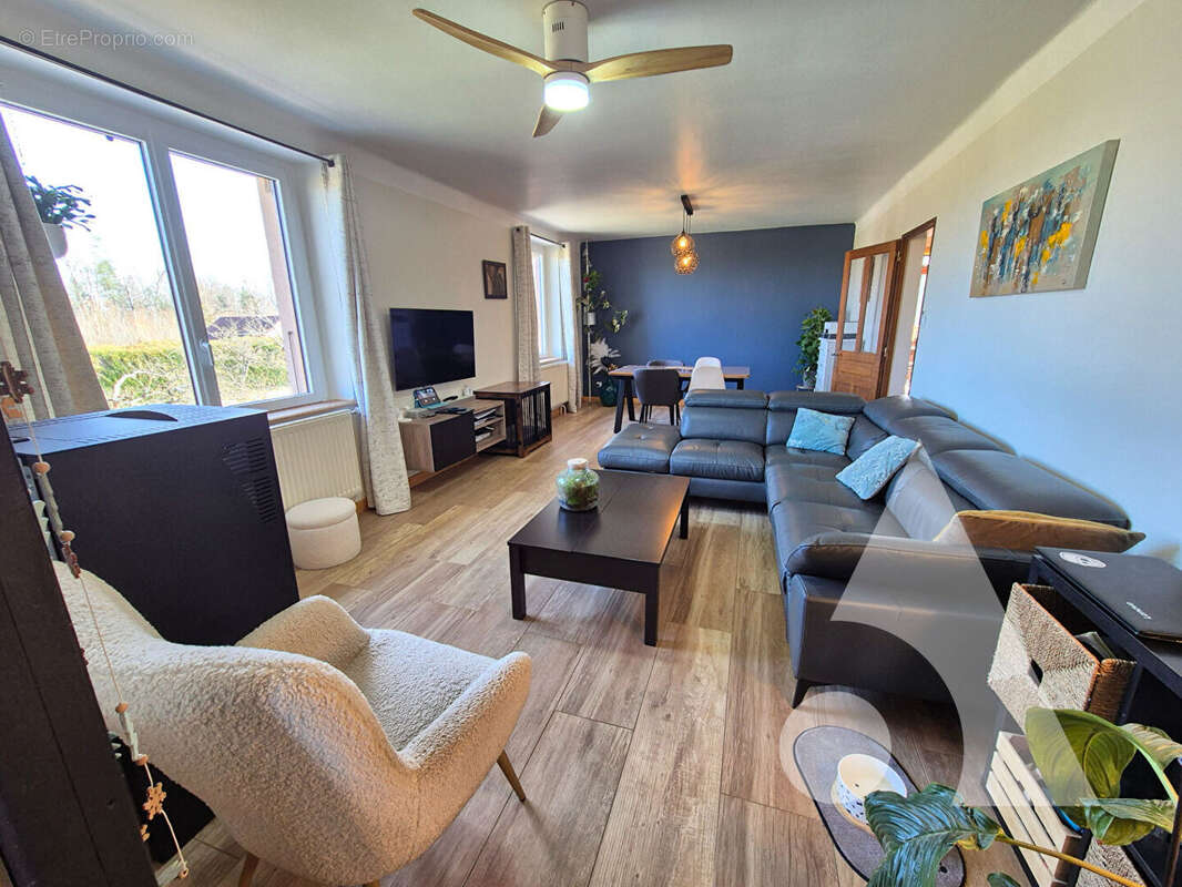 Maison à LE DESCHAUX