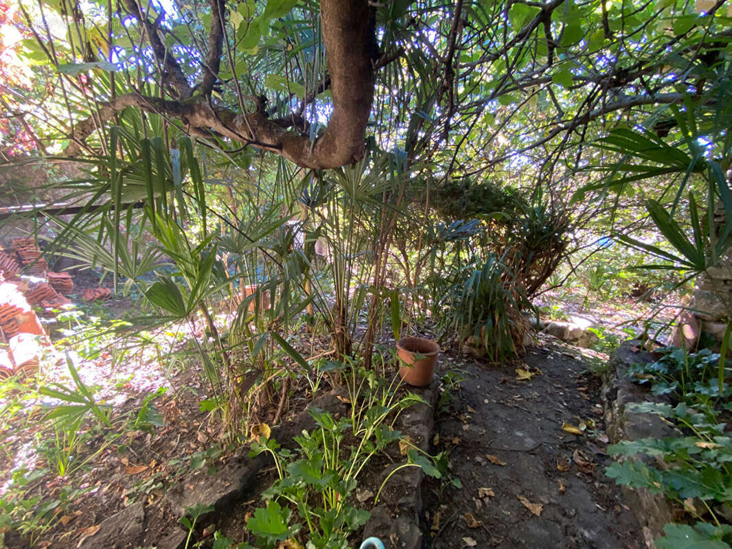 Maison à CENNE-MONESTIES
