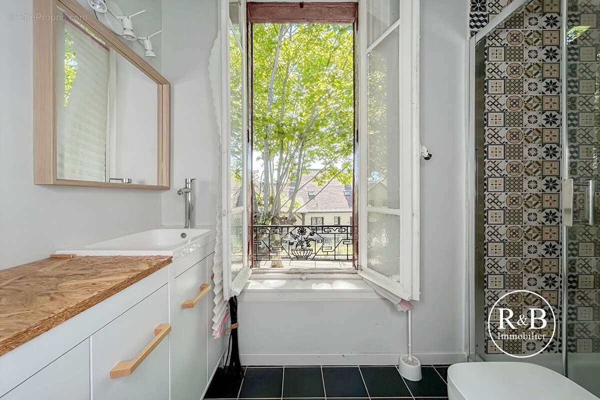 Maison à LES CLAYES-SOUS-BOIS