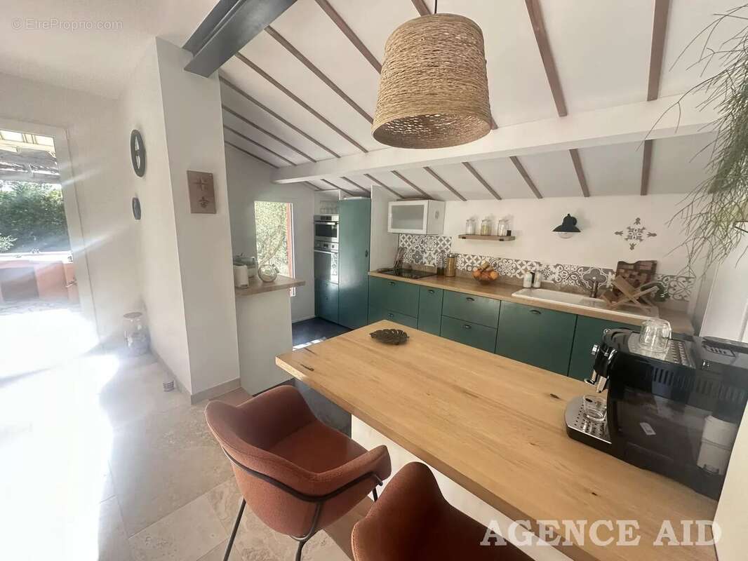 Maison à CUGES-LES-PINS