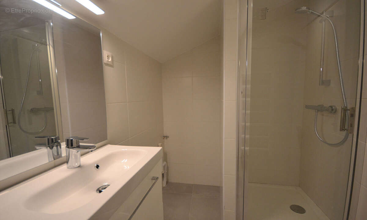 Appartement à LES CLAYES-SOUS-BOIS