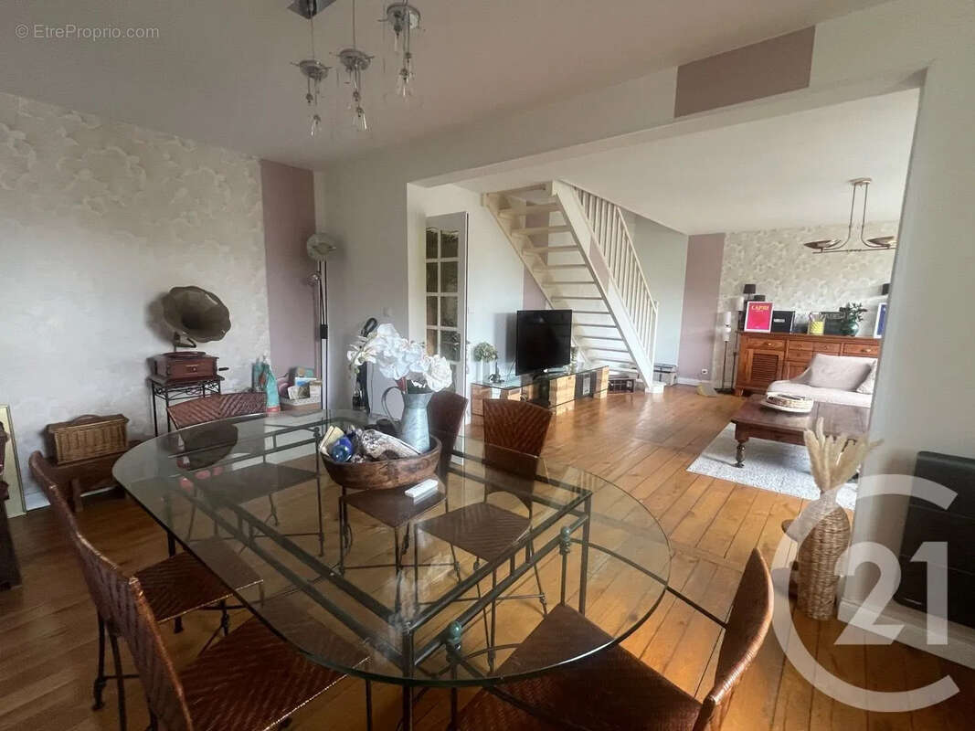 Appartement 117 m² à Aurillac  - photo 2