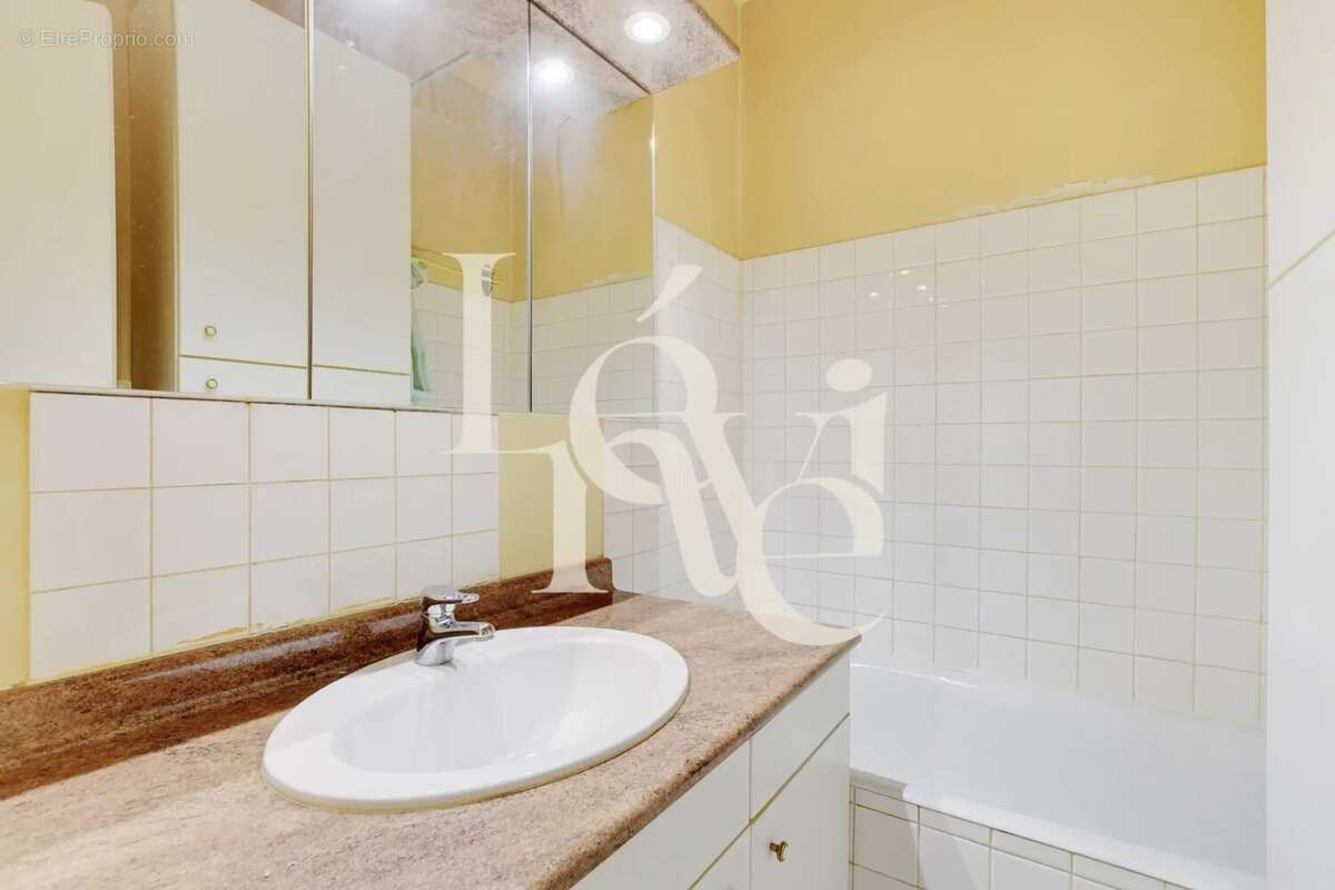 A rénover - 63m² - 3 pièces - photo 6