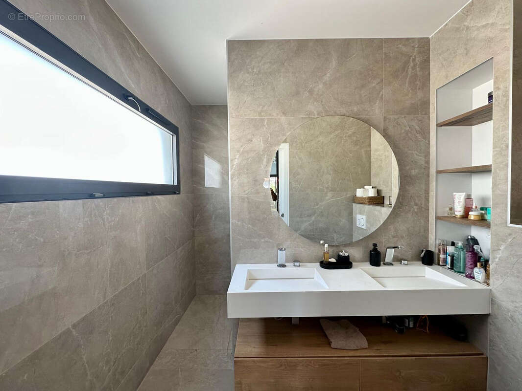 Maison à DECINES-CHARPIEU