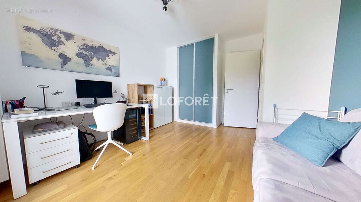 Appartement à VILLE-D'AVRAY