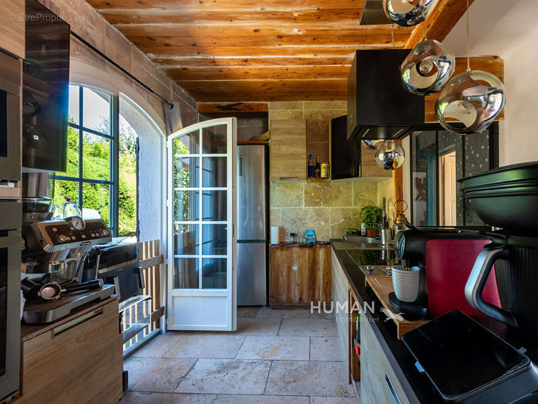 Mas provençal avec piscine - 156,43 m² développés - Fort potentiel d'aménagement - La Gaude - photo 8
