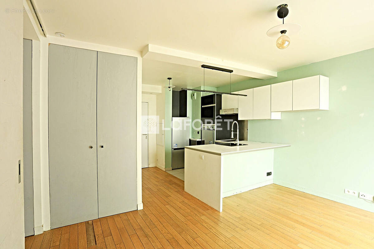 Appartement à PARIS-14E