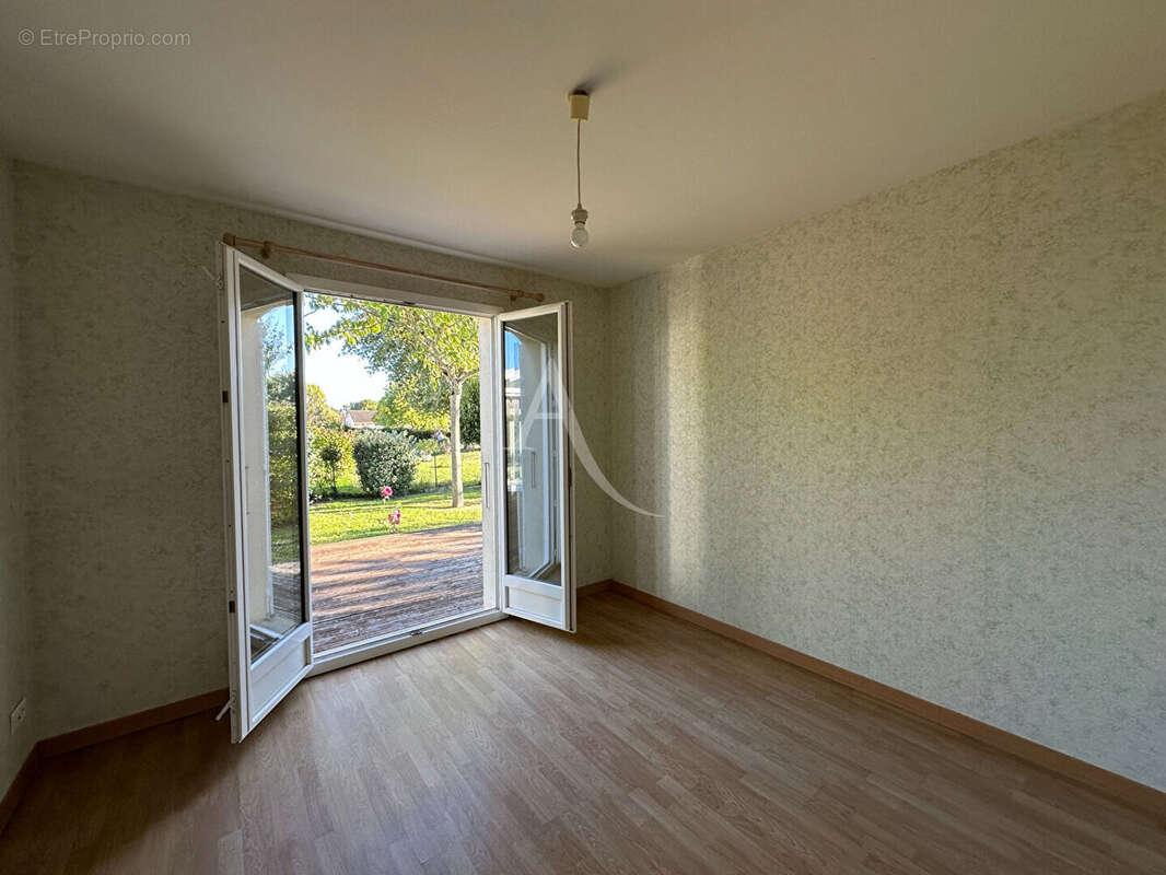 Maison à SAINT-PORCHAIRE