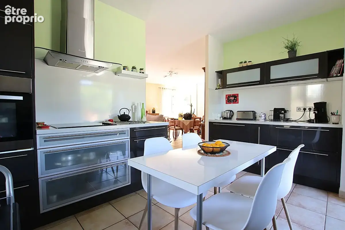 Vouillé, maison de plain-pied, 5 pièces, 116 m² habitables - photo 10