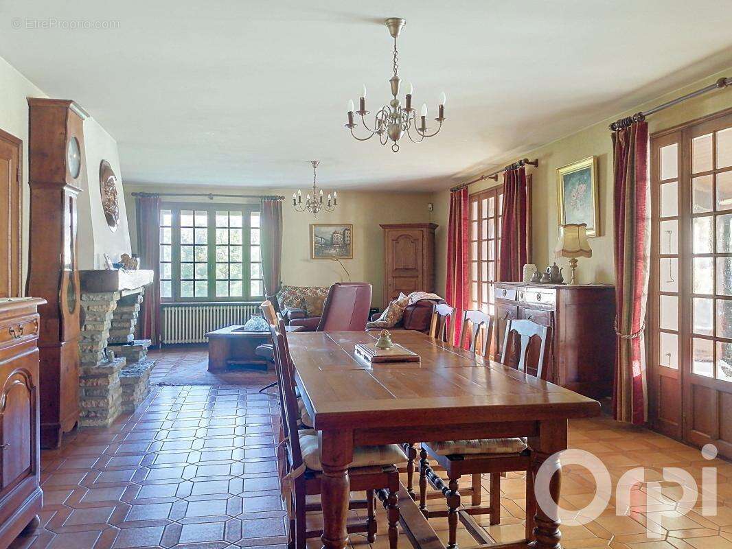 Maison à SAULX-LES-CHARTREUX