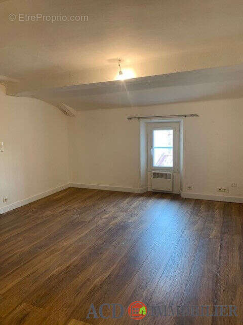 Maison à LA FARE-LES-OLIVIERS