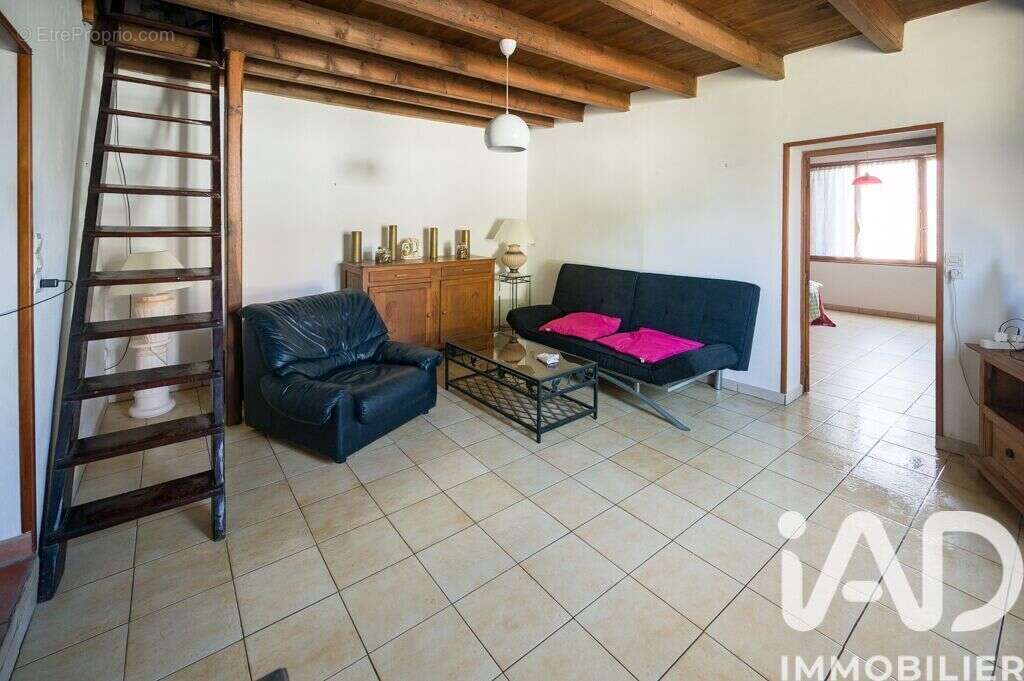 Maison 107 m² à Saint-Martial-D'artenset  - photo 6